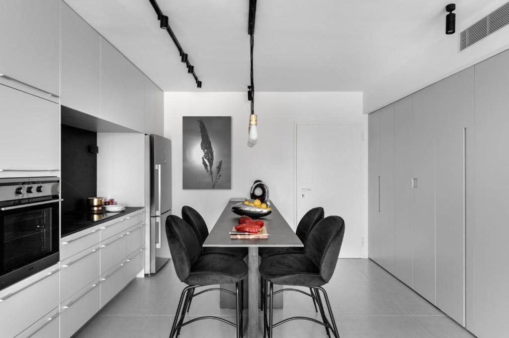 Yefet - By Beach Apartments Tlv Tel Aviv Exterior foto